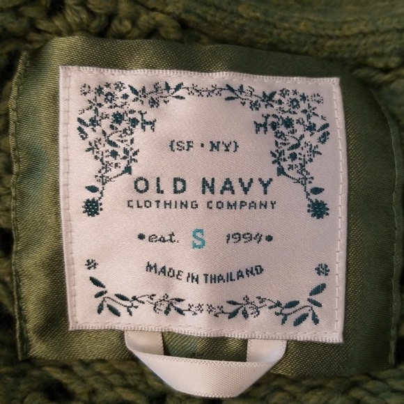 Old Navy Sweater. - Picture 6 of 7